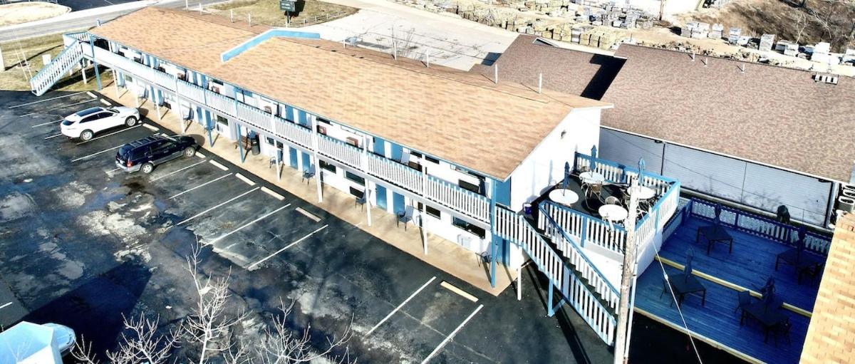 Ozark Inn And Suites 欧塞奇湾泳滩 外观 照片