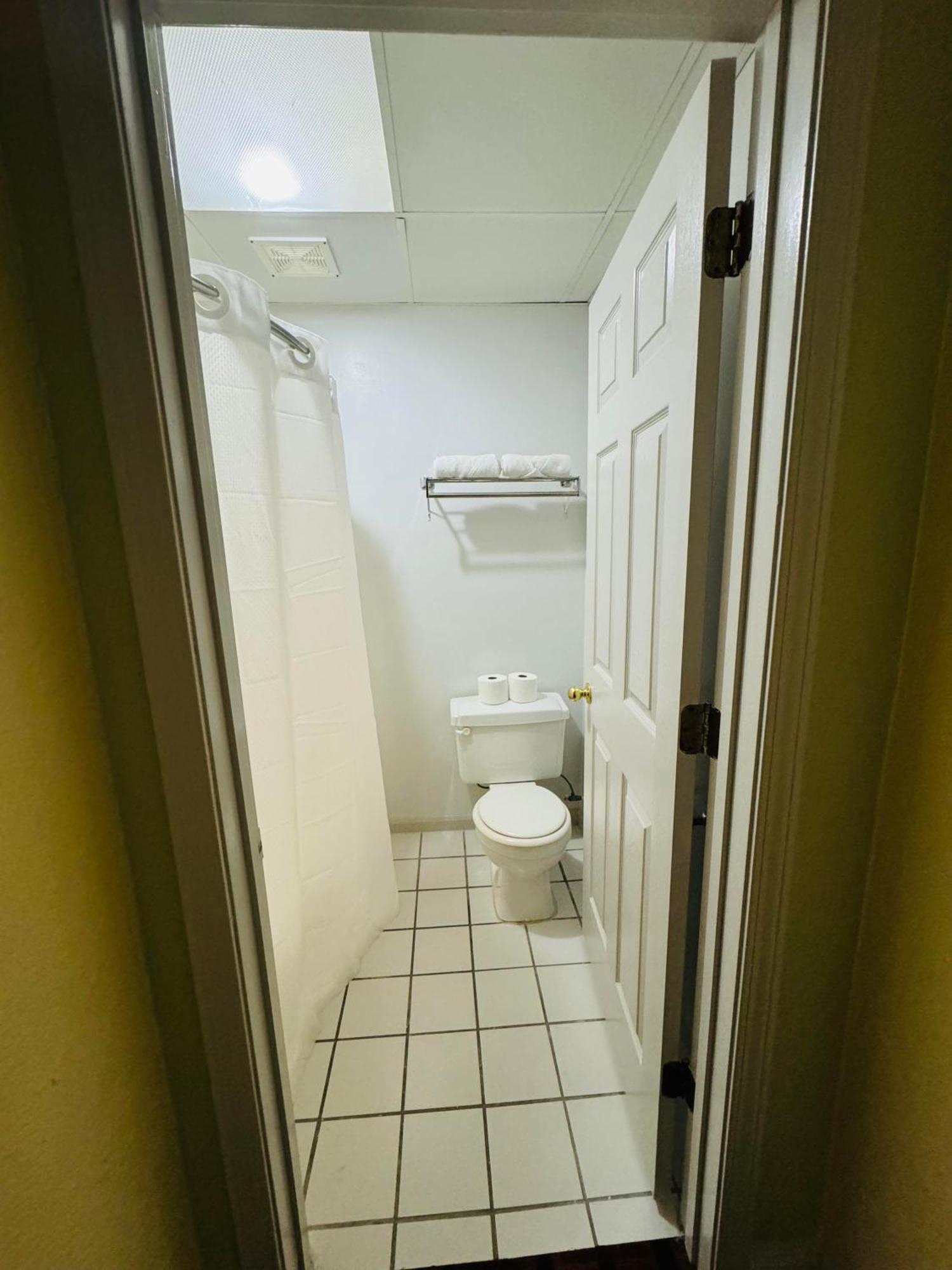 Ozark Inn And Suites 欧塞奇湾泳滩 外观 照片